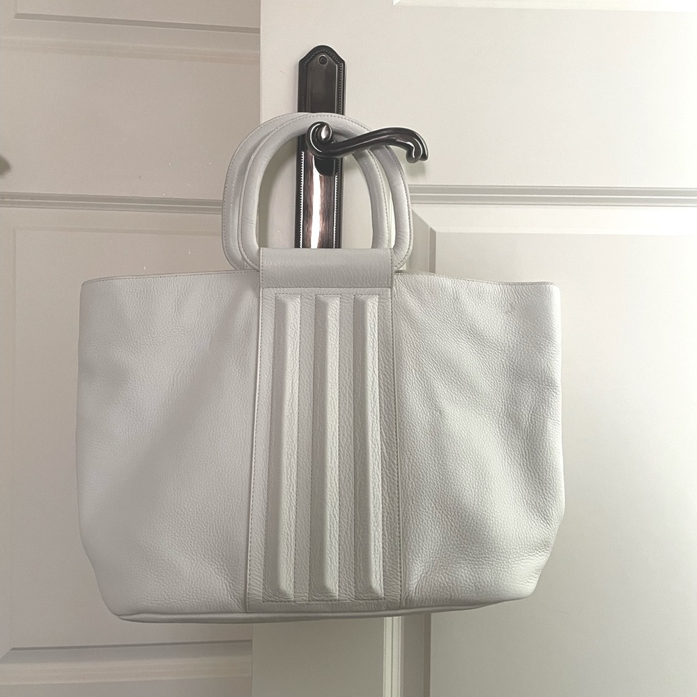 Halston white leather shoulder bag with detachable strap